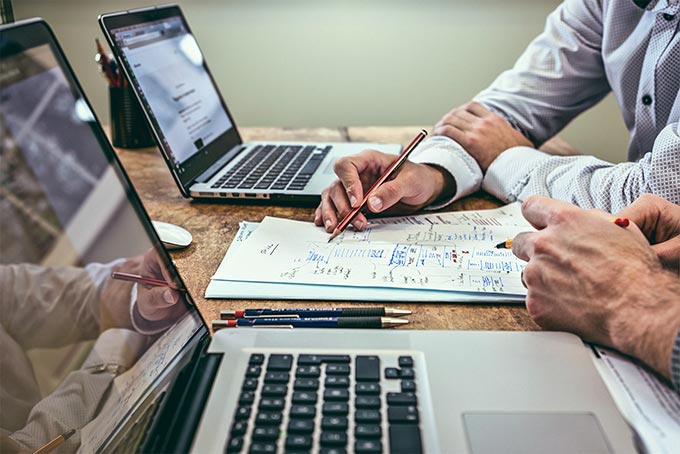 Planung ohne Unsicherheit: Verlässliche Meilensteine, transparente Kommunikation und persönliche Ansprechpartner, die Ihnen von Anfang an zur Seite stehen.